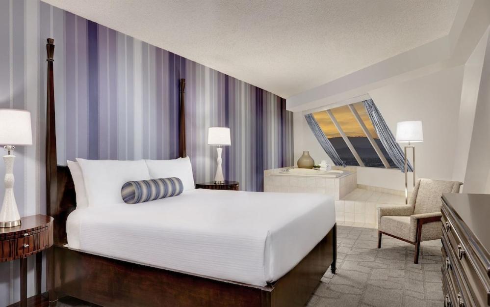 Luxor Hotel & Casino By Suiteness Las Vegas Luaran gambar